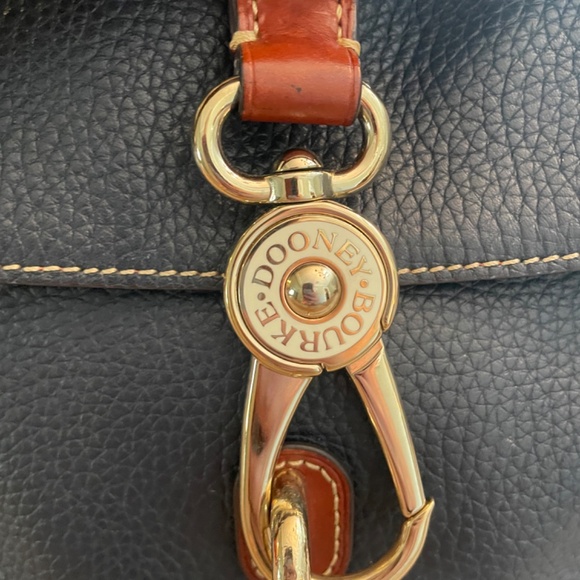 Dooney & Bourke navy and brown one strap shoulder bag - Picture 2 of 6